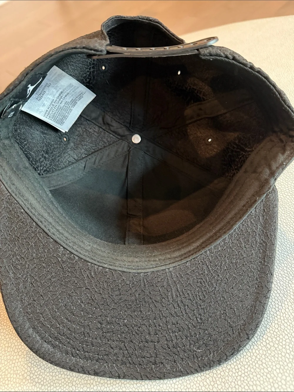 Jordan look textured worn